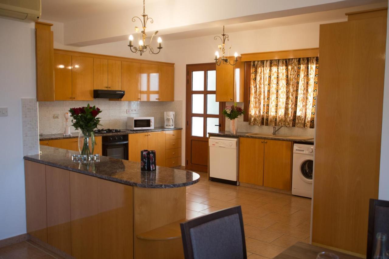 Marilia 1 Villa Polis Ngoại thất bức ảnh