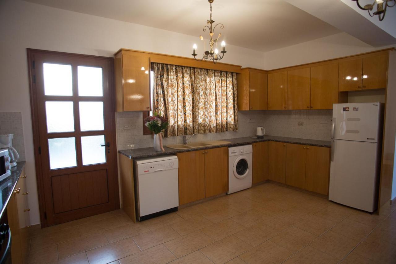 Marilia 1 Villa Polis Ngoại thất bức ảnh